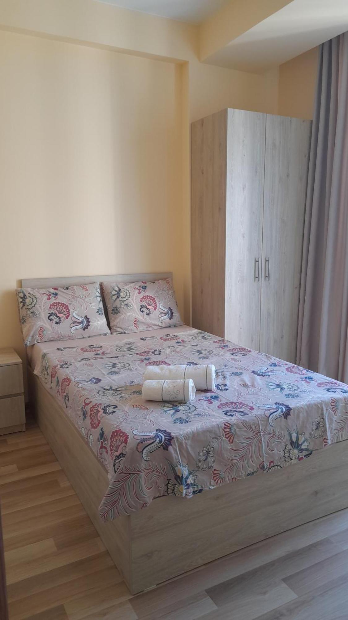 Flat Appartement Tbilisi Buitenkant foto